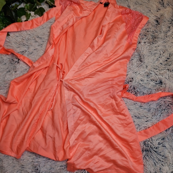 Victoria Secrets Silk Robe - Picture 5 of 6